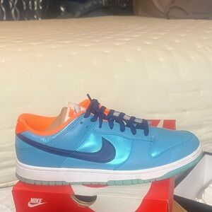 Nike Aqua and Orange Low-Top Sneakers